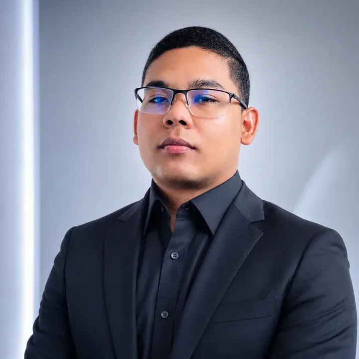 Kevin Silva, fundador y director creativo de Adinfiny Studio